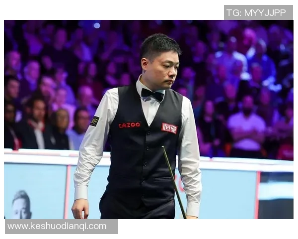 丁俊晖与赵心童在苏格兰公开赛第三轮激战正酣精彩对决引人瞩目